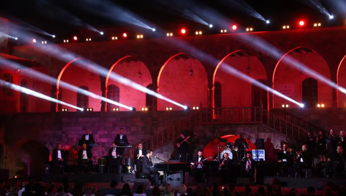 إلغاء حفلات مهرجان بيت الدين جراء الظروف السياسية والأمنية إلغاء حفلات مهرجان بيت الدين جراء الظروف السياسية والأمنية