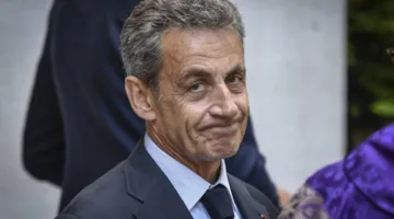 إلغاء وسام جوقة الشرف من الرئيس الفرنسي الأسبق ساركوزي