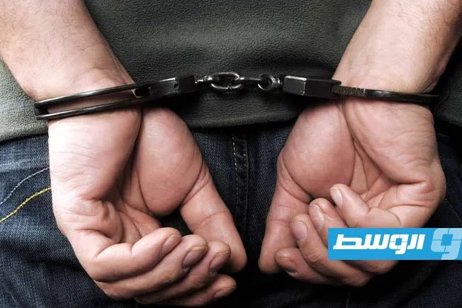 إلقاء القبض على المتورطين في سرقة سيارة في طرابلس إلقاء القبض على المتورطين في سرقة سيارة في طرابلس