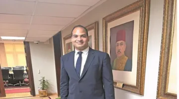 إلقاء القبض على المحتال في تجارة السيارات في الإمارات.. والضحايا يطلبون من أبوظبي تسليمه.