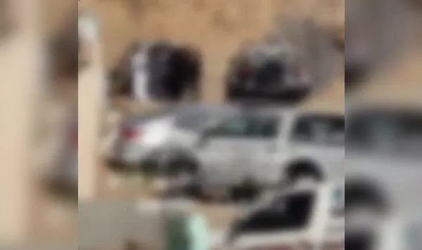 إلقاء القبض على ثلاثة أفراد بسبب شجار في مكان عام بجدة.. ومتابعة مصور الحادثة إلقاء القبض على ثلاثة أفراد بسبب شجار في مكان عام بجدة.. ومتابعة مصور الحادثة