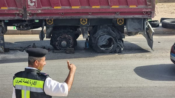 إلقاء القبض على شخص اعتدى على شرطي مرور في الجيزة إلقاء القبض على شخص اعتدى على شرطي مرور في الجيزة