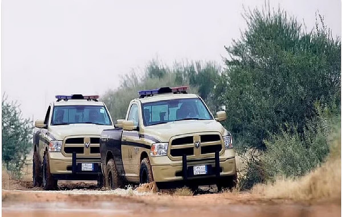 إلقاء القبض على مواطن أضرم النار في الأراضي الخضراء بمحمية الملك عبدالعزيز الملكية إلقاء القبض على مواطن أضرم النار في الأراضي الخضراء بمحمية الملك عبدالعزيز الملكية