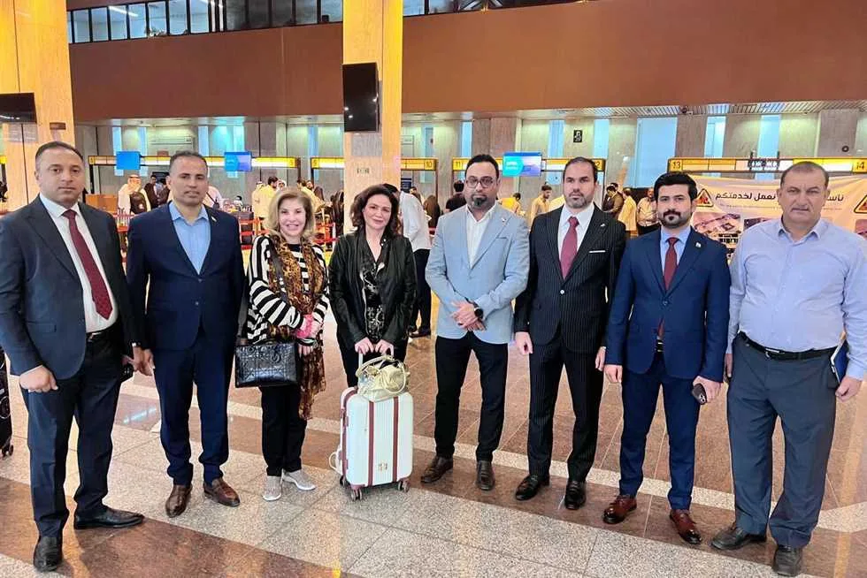 إلهام شاهين تعبر عن امتنانها للحكومة العراقية لإتاحة عودتها وهالة سرحان إلى مصر. إلهام شاهين تعبر عن امتنانها للحكومة العراقية لإتاحة عودتها وهالة سرحان إلى مصر.