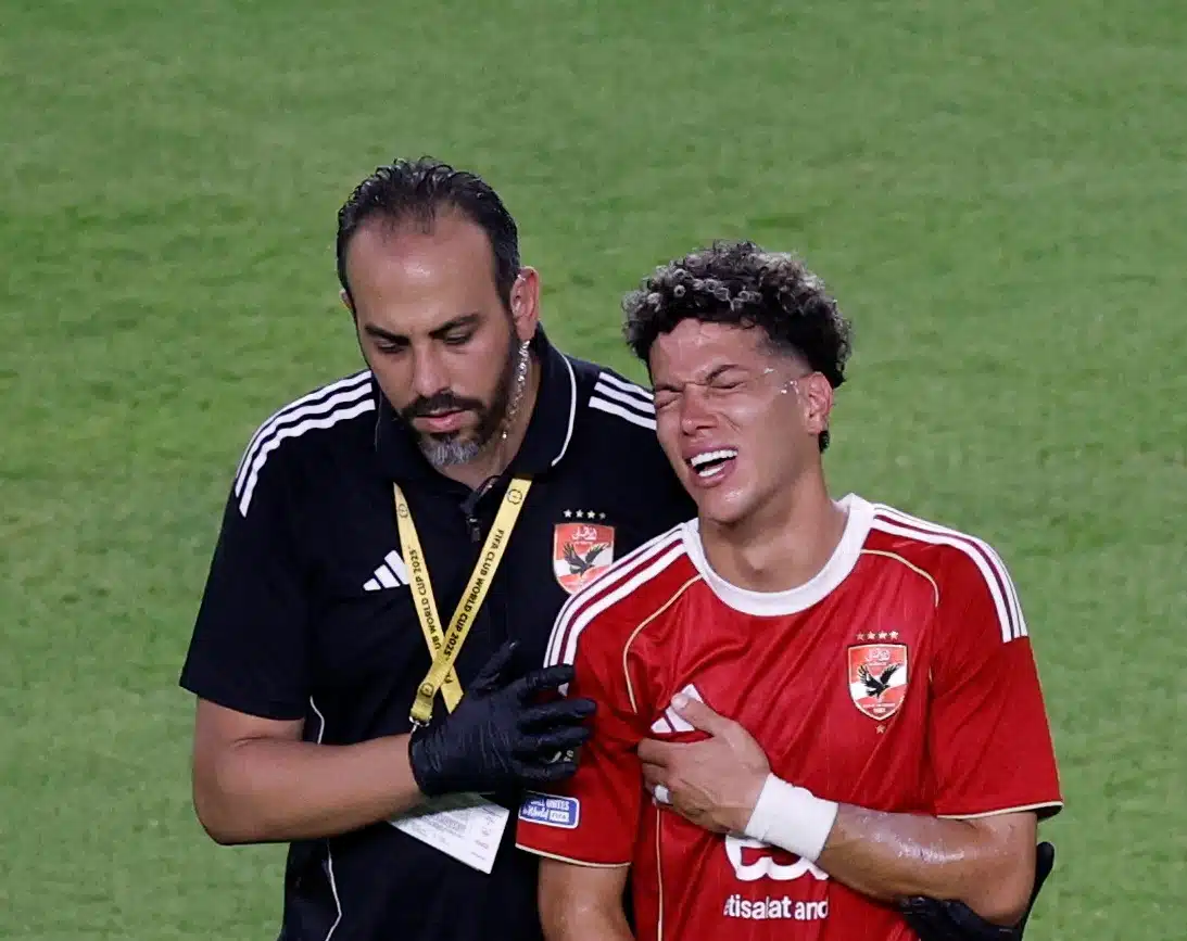 إمام عاشور يعلن عن عودته للعب مع الأهلي بعد التعافي من الإصابة. إمام عاشور يعلن عن عودته للعب مع الأهلي بعد التعافي من الإصابة.