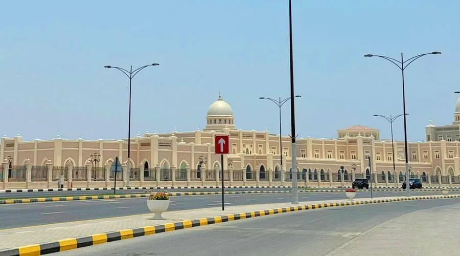 إنجازات سلطان في كلباء تحول المدينة إلى مركز خدمي وسياحي. إنجازات سلطان في كلباء تحول المدينة إلى مركز خدمي وسياحي.