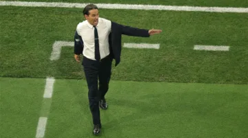 إنزاجي بعد هزيمة نهائي دوري الأبطال وعرض الهلال الجذاب: نشعر بالحزن وسألتقي بإدارة النادي.