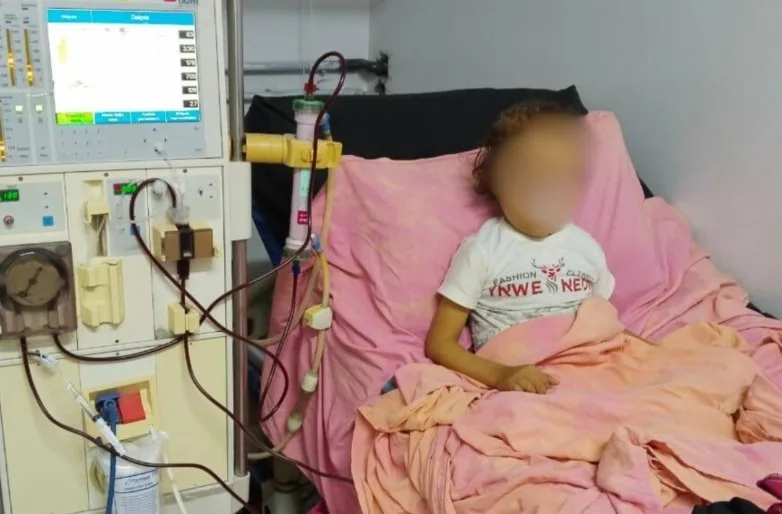 إنقاذ طفل يعاني من فشل كلوي بعد عشرة أيام من انقطاع تام عن جلسات الغسيل الدموي