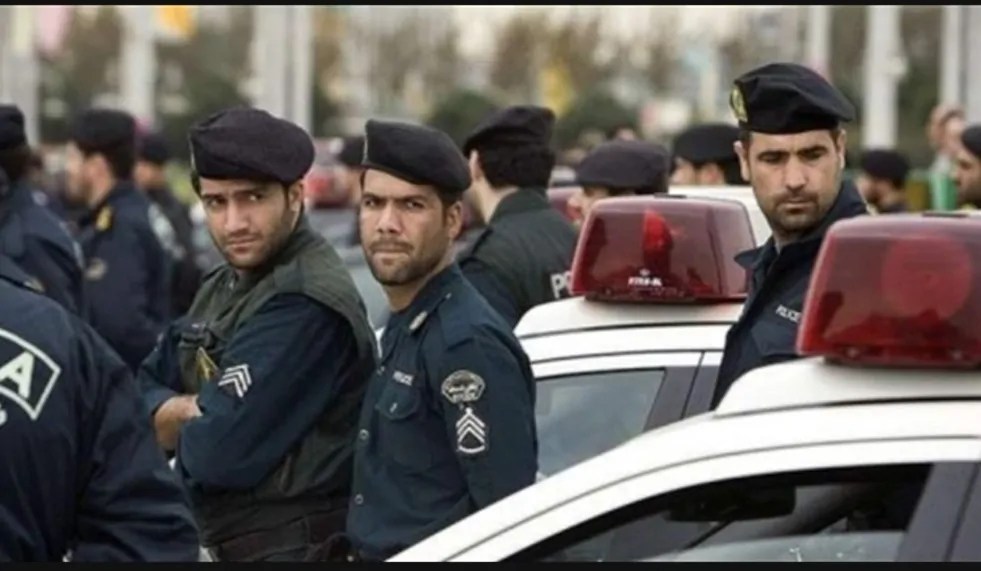 إيران: إحباط خطة إرهابية ومواجهات مع خلية يُشتبه في صلاتها بالمخابرات الإسرائيلية جنوب العاصمة طهران. إيران: إحباط خطة إرهابية ومواجهات مع خلية يُشتبه في صلاتها بالمخابرات الإسرائيلية جنوب العاصمة طهران.