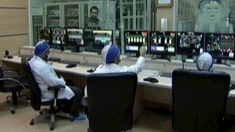 إيران: الهجمات على منشآتنا النووية تعد انتهاكًا للقانون الدولي، ولن نوقف برنامجنا النووي.