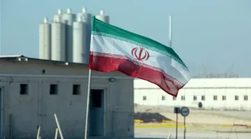 إيران تؤكد على حقها في تخصيب اليورانيوم وتظهر استعداداً مشروطاً لنقل المخزون.