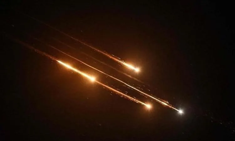 إيران تبدأ “أكبر هجوم” على إسرائيل.. وحريق يندلع في محطة كهرباء حيفا إيران تبدأ “أكبر هجوم” على إسرائيل.. وحريق يندلع في محطة كهرباء حيفا