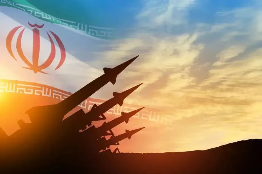 إيران ترد على الشائعات حول إرسال وفد للخارج وتستهدف الكيان بصواريخ سجيل البالستية. إيران ترد على الشائعات حول إرسال وفد للخارج وتستهدف الكيان بصواريخ سجيل البالستية.