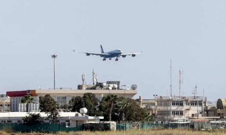 إيران تستأنف جزئيًا حركة الطيران بعد إعلان وقف إطلاق النار مع إسرائيل