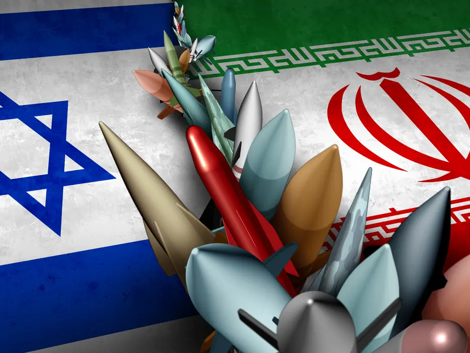 إيران تطلق هجومًا صاروخيًا تجاه إسرائيل إيران تطلق هجومًا صاروخيًا تجاه إسرائيل