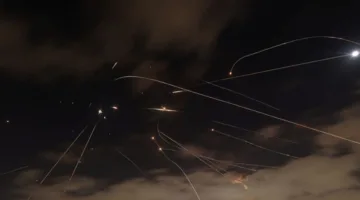 إيران تطلق هجومًا واسعًا على إسرائيل بأكثر من مئة صاروخ
