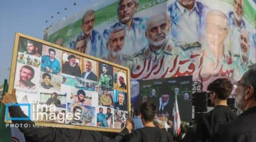 إيران تودع قادة عسكريين وعلماء سقطوا في الصراع مع “إسرائيل”