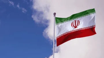 إيران توضح بأنها لم تطلق صواريخ نحو إسرائيل وتعلن جاهزيتها للدفاع في ظل التهديدات الإسرائيلية.