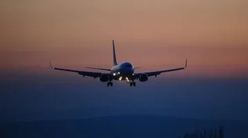 إيران تُستأنف فتح أجوائها في الوسط والغرب أمام الرحلات الجوية العابرة.