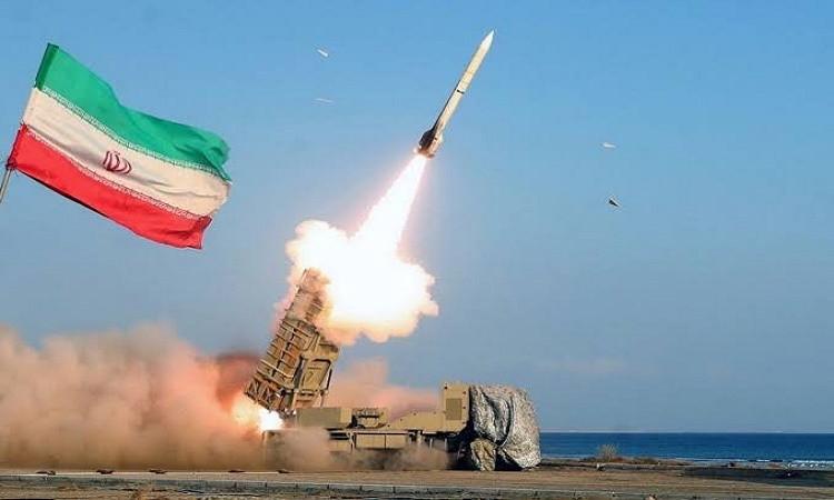إيران تُعلن عن قصف قواعد جوية إسرائيلية بالصواريخ إيران تُعلن عن قصف قواعد جوية إسرائيلية بالصواريخ