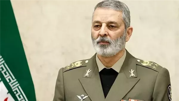 إيران تُكَذِّب أنباء اغتيال رئيس الأركان الجديد عبد الرحيم موسوي إيران تُكَذِّب أنباء اغتيال رئيس الأركان الجديد عبد الرحيم موسوي