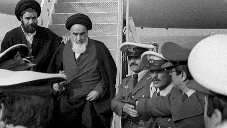 إيران والدروس الاستراتيجية: تطور الثورة والتحديات المقبلة إيران والدروس الاستراتيجية: تطور الثورة والتحديات المقبلة