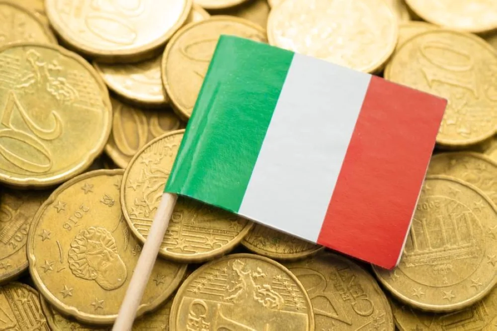 إيطاليا تخفض ضريبة الأعمال الفنية إلى 5% لتعزيز السوق وتشجيع الشراء.