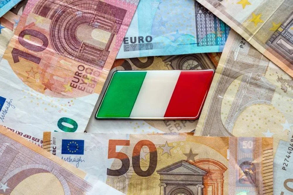إيطاليا تعتبر قواعد الإنفاق الأوروبية «غير مجدية» في ظل الضغوط لزيادة ميزانية الدفاع إيطاليا تعتبر قواعد الإنفاق الأوروبية «غير مجدية» في ظل الضغوط لزيادة ميزانية الدفاع