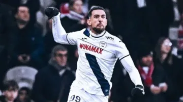 إيقاف أحمد حسن كوكا لأربع مباريات في الدوري الفرنسي بسبب حجب شعار المثليين