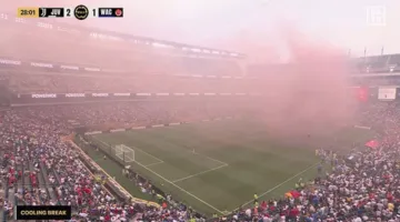 “إيقاف المباراة”.. جماهير الوداد تتألق في المدرجات خلال مباراة يوفنتوس بكأس