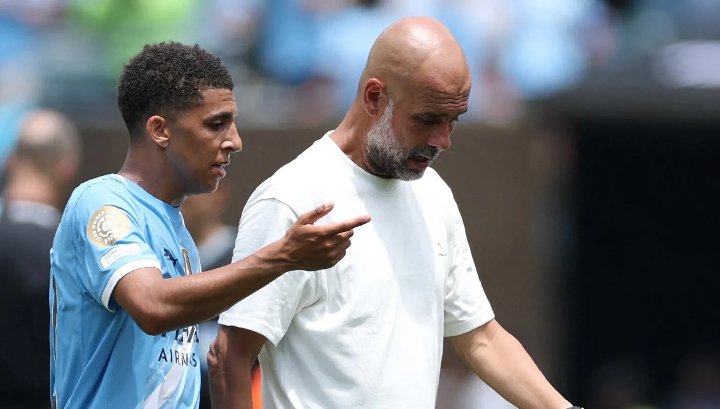 إيقاف مدافع مانشستر سيتي لمباراتين في بطولة كأس العالم للأندية إيقاف مدافع مانشستر سيتي لمباراتين في بطولة كأس العالم للأندية