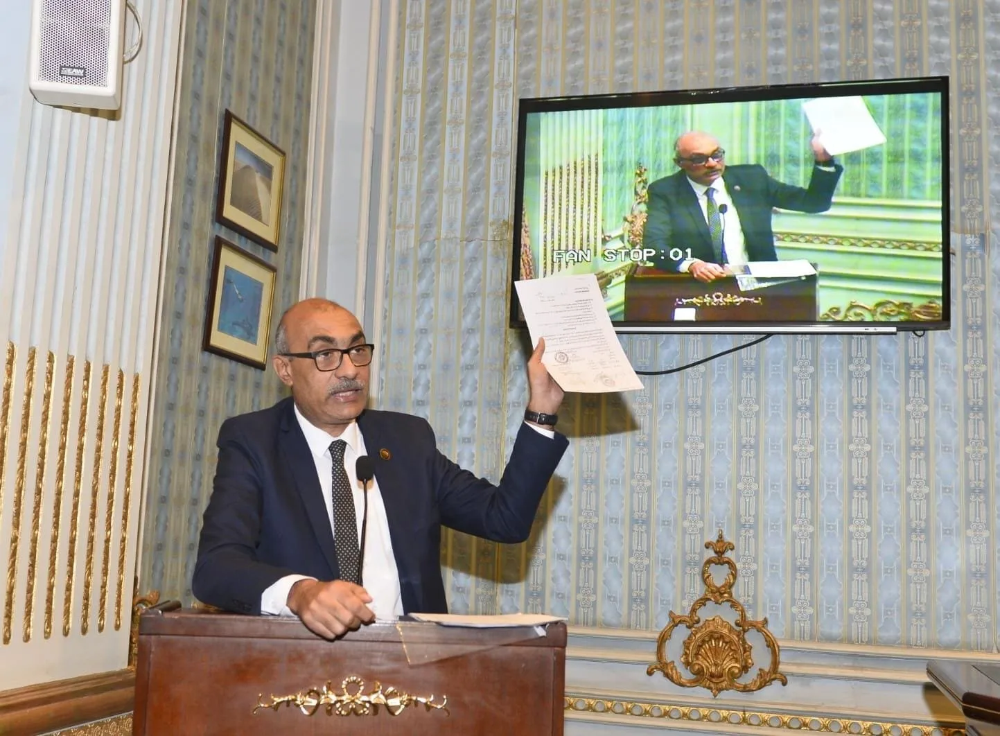 إيهاب منصور: قانون الإيجار القديم لا يقدم الأمان للمستأجرين من الفئات الأكثر حاجة للدعم. إيهاب منصور: قانون الإيجار القديم لا يقدم الأمان للمستأجرين من الفئات الأكثر حاجة للدعم.