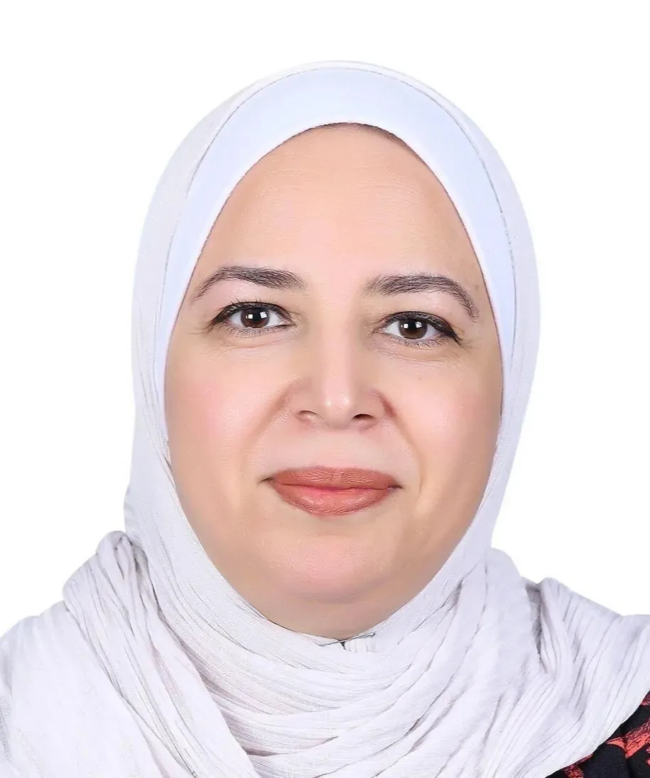 ابتسام عمر عبد الرازق لـ«الحرية»: من أجواء الحرم المقدس إلى أجواء الساحل. ابتسام عمر عبد الرازق لـ«الحرية»: من أجواء الحرم المقدس إلى أجواء الساحل.