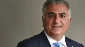 ابن شاه إيران السابق ينبه الغرب من منح فرص للقيادة الإيرانية للنجاة