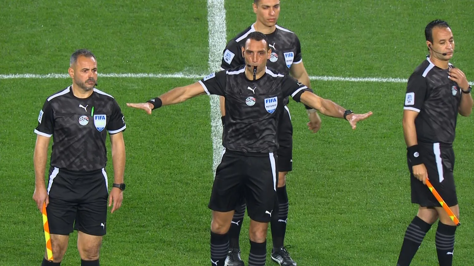 اتحاد الكرة يُعيّن محمود بسيوني حكمًا لمباراة الزمالك وبيراميدز في نهائي كأس مصر