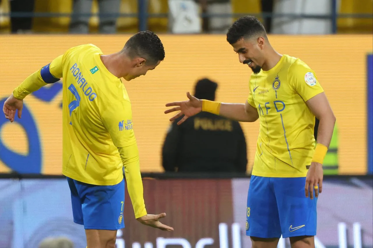 اتفاق بين المنافسين.. النصر يوافق على انتقال لاجامي إلى الهلال اتفاق بين المنافسين.. النصر يوافق على انتقال لاجامي إلى الهلال