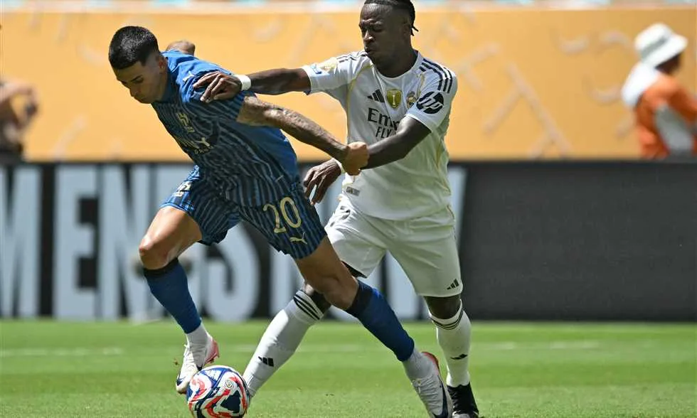 اختتمت بطولة كأس العالم للأندية بالتعادل بين ريال مدريد والهلال (1-1) اختتمت بطولة كأس العالم للأندية بالتعادل بين ريال مدريد والهلال (1-1)
