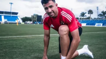 ارتدوا القميص الأحمر مجددًا: الخماسي الجديد للأهلي يشاركون في مواجهة باتشوكا