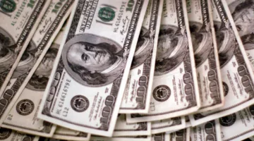 ارتفاع سعر الدولار إلى 51 جنيهًا بعد الضربة الأمريكية لإيران