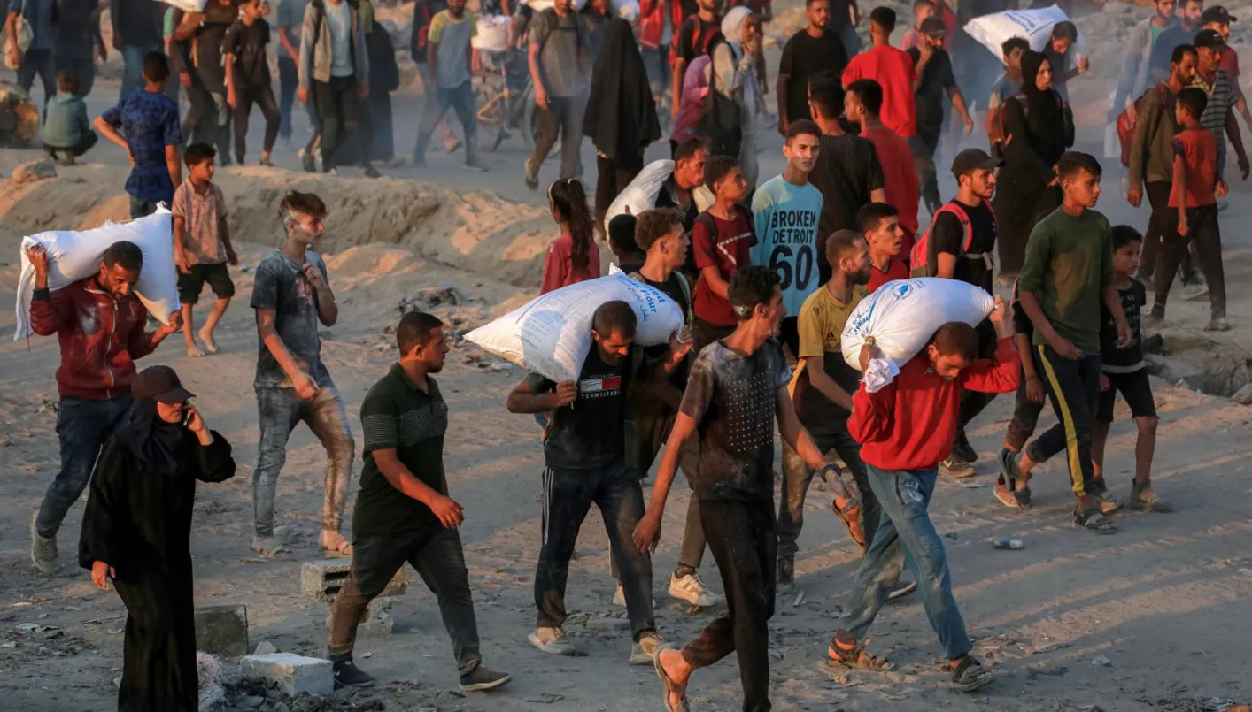 ارتفاع عدد الضحايا… قتلى وجرحى جراء قصف إسرائيلي استهدف المنتظرين للمساعدات في غزة ارتفاع عدد الضحايا… قتلى وجرحى جراء قصف إسرائيلي استهدف المنتظرين للمساعدات في غزة