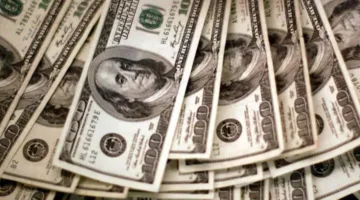 ارتفاع مفاجئ في سعر الدولار اليوم مقابل الجنيه يثير قلق الأسواق المصرية ويحدث اضطراباً في البنوك