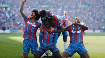 استبعاد أحد الفريقين.. يويفا يؤجل حكمه بشأن مشاركة كريستال بالاس وليون في الدوري الأوروبي