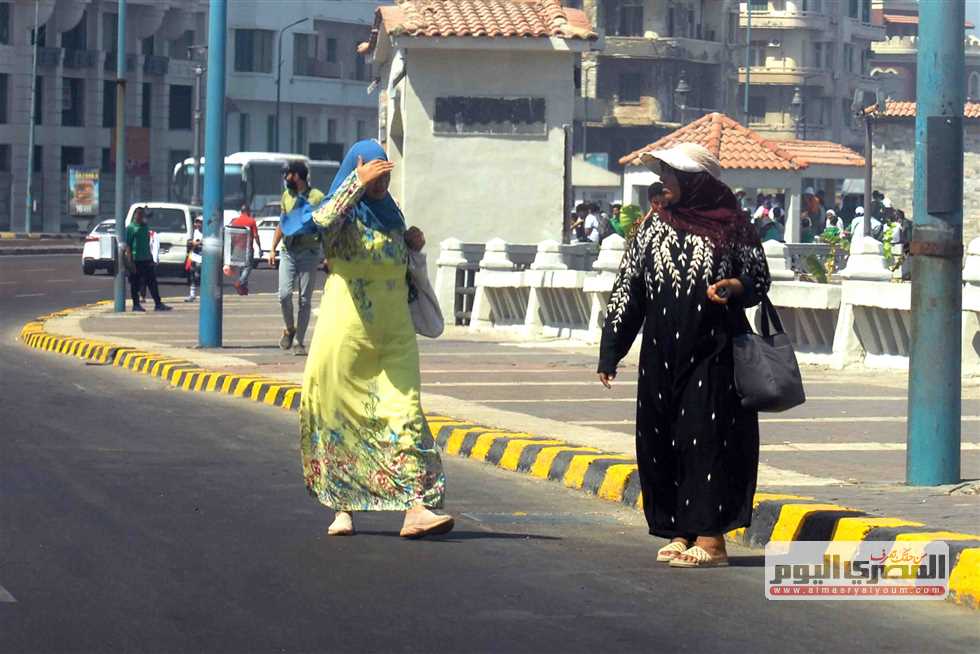 استشاري تغذية يقدم نصائح للتعامل مع الحرارة الشديدة (فيديو) استشاري تغذية يقدم نصائح للتعامل مع الحرارة الشديدة (فيديو)