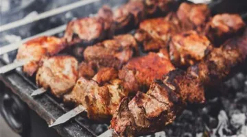 استشاري تغذية ينبه من خطورة شوي اللحوم خلال عيد الأضحى (فيديو)