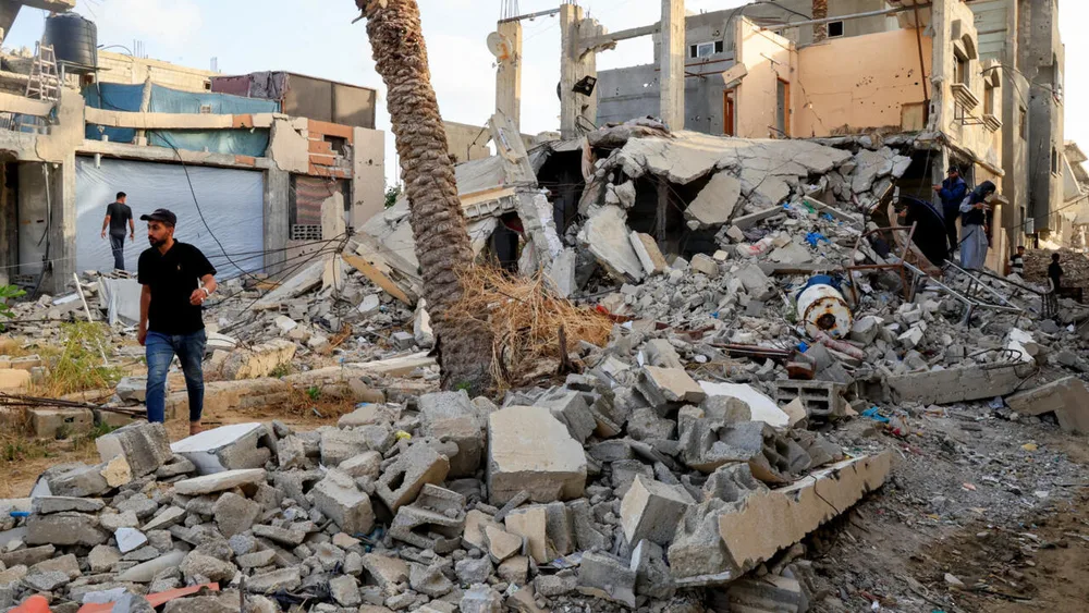 استشهاد 10 فلسطينيين جراء قصف إسرائيلي في قطاع غزة