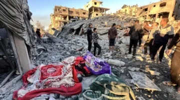 استشهاد 13 فلسطينيًا في قصف الاحتلال لمدارس وخيام تأوي النازحين في قطاع غزة