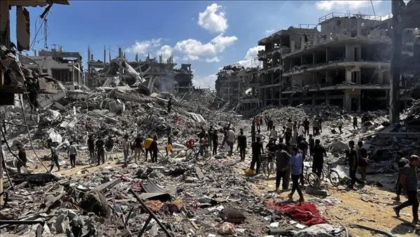 استشهاد 18 فلسطينياً بالقرب من مركز إغاثة في وسط غزة استشهاد 18 فلسطينياً بالقرب من مركز إغاثة في وسط غزة