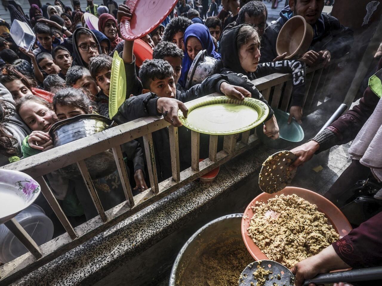 استشهاد 30 فلسطينيًا جراء غارة إسرائيلية على غزة استشهاد 30 فلسطينيًا جراء غارة إسرائيلية على غزة