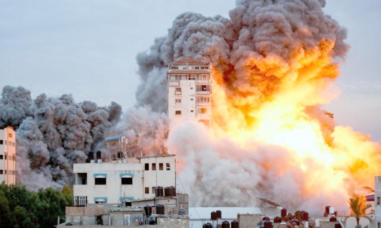 استشهاد 34 فلسطينيًا جراء إطلاق النار والقصف من الاحتلال الإسرائيلي في مناطق متعددة من غزة استشهاد 34 فلسطينيًا جراء إطلاق النار والقصف من الاحتلال الإسرائيلي في مناطق متعددة من غزة