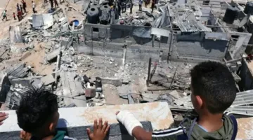 استشهاد شخصين وإصابة أكثر من 50 في غارة إسرائيلية على تجمع للمساعدات غرب رفح